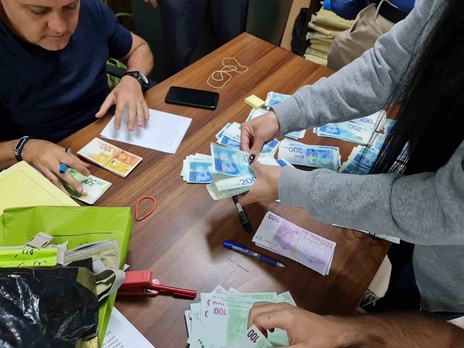 סופרים שטרות כסף, צילום:דוברות משטרת ישראל