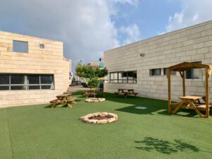 מבנה חינוך משופץ