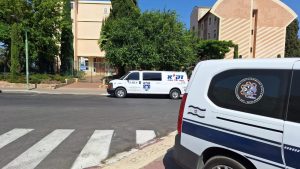 טיפלו בכבוד המת, ניידת זק"א בזירת האירוע. צילום: דוברות זק"א
