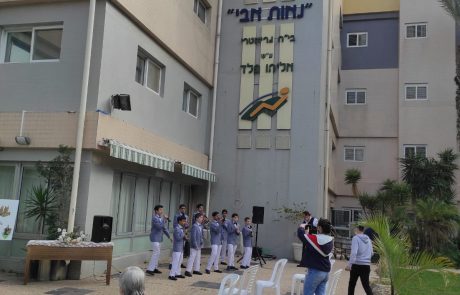 ביוזמת סגן ראש העיר אשקלון: כך חגגו זקני העיר את החנוכה
