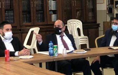 ח"כ יעקב מרגי וחבר המועצה חי דהרי הגיעו לביקור במוסדות חב"ד
