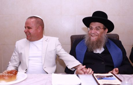 המתנה המרגשת שקיבל ראש הישיבה שליט"א לרגל יום הולדתו