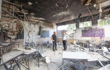 התלמידים באשקלון שבו למוסדות החינוך; ראש העיר סייר בישיבת ׳צביה׳ שספגה פגיעה ישירה
