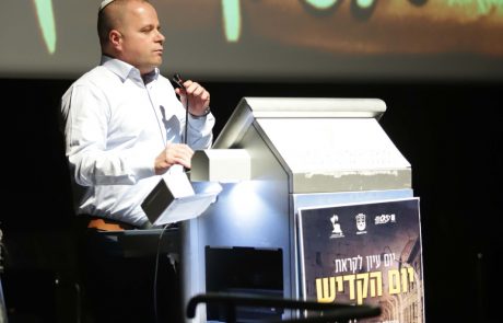 העשירי בטבת: בני נוער מהעיר נפגשו בתחילת השבוע עם ניצולי שואה