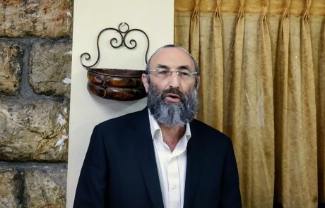 ראש מכון צומת הרב מנחם פרל בתגובה על פרסום היתר עריכת ליל הסדר בזום: חולק על זה הלכתית, מהותית וטכנית.