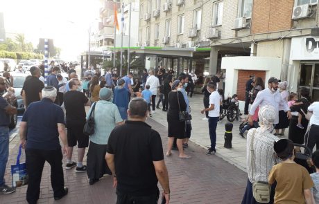 סערת בתי הכנסת באגמים – בתי הכנסת שחולקו למקורבים פועלים ובית הכנסת השלישי עדיין סגור