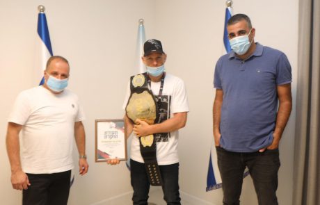 תעודת הוקרה הוענקה לשרון גוריאלשווילי על תרומתו לקידום ענף אמנויות הלחימה באשקלון