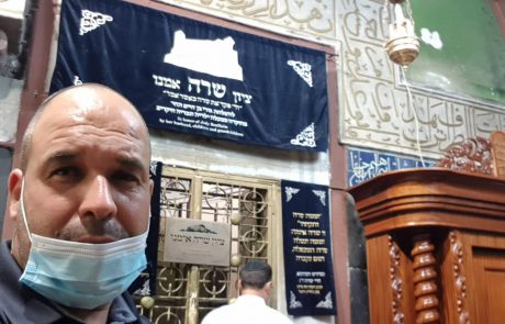 הרב אביטן, מייק אטדגי, אמיל זריהן וברוך מרזל אמש בסליחות אצל אבא ואמא במערת המכפלה
