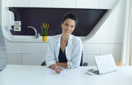 חודש המודעות לסרטן השד – כ- 85% מחולות סרטן השד בישראל הנאלצות לעבור כריתה חלקית לא מודעות לזכויותיהן הרפואיות