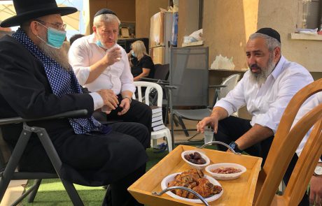 ממשיכים לנחם: הרב ברדא הגיע לניחום אבלים אצל הרב יובל אוחיון
