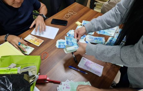 צפו 📹 עו"ד מוכר מאשקלון נעצר בחשד לעבירות על מספר סעיפים – בין היתר: מכר לאנשים קרקעות תוך הסתרת פרטים מהותיים… I כל הפרטים