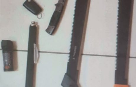 שוב פאדיחות לעיר: עבריינים מאשקלון לא הצליחו להימלט משוטרים ונתפסו ליד מועדון בנס ציונה עם נשקים – 3 עצורים בפרשה