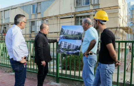 תושבים בברנע ונווה דקלים: אין אפילו מדרכה אחת נקייה מצואת כלבים. רה"ע גלאם: מעתה גם אכיפה סמויה