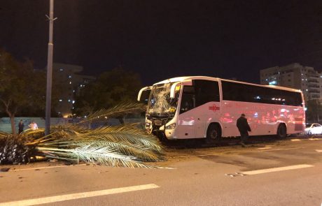 עומס תנועה ברחוב בגין בעקבות ת.ד במעורבות אוטובוס