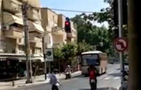 נהג שיכור ונכנס בניידת משטרה בזמן שהשוטרים ערכו בדיקות אלכוהול